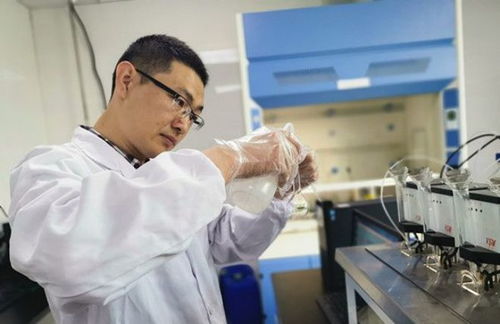 扎根西太湖，創(chuàng)新塑未來(lái)——記武進(jìn)區(qū)“學(xué)習(xí)身邊榜樣”入選者、塑料制品研發(fā)先鋒